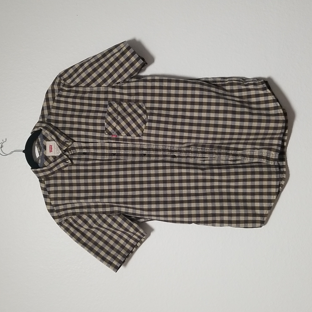 Levi's plaid button down shirt